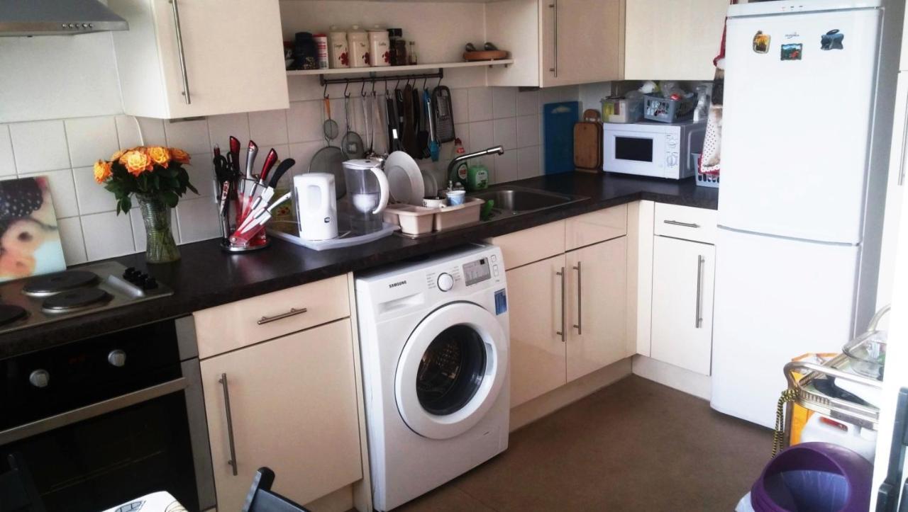 Travelstop #london-ealing *